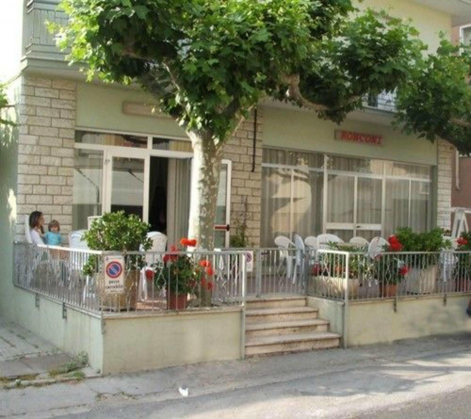 Hotel Ronconi Rimini Exterior photo
